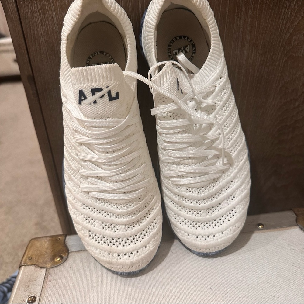 APL Men’s Sz 7.5 White Knit Sneakers